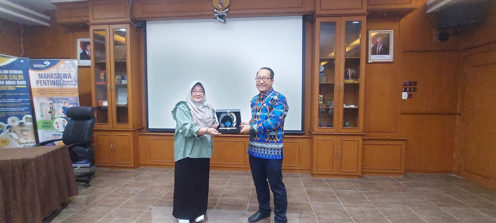 Mahasiswi Gontor Belajar Kehumasan dan Program Bangga Kencana