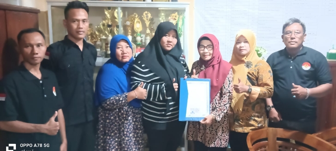 Ormas GMIM Bantu Keluarkan Ijazah Siswi Tritunggal 1 Surabaya Yang Ditahan Pihak Sekolah