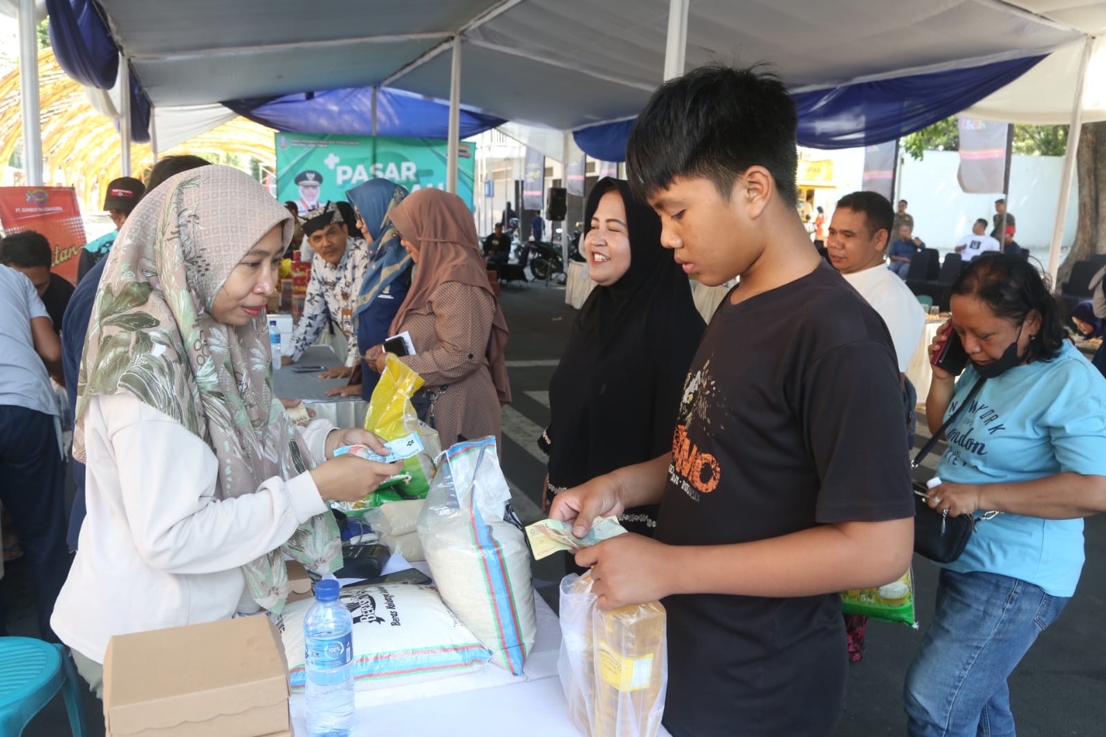 Stok Aman Hingga Lebaran, Bupati Ipuk Minta Pantau Stabilitas Harga Bahan Pokok