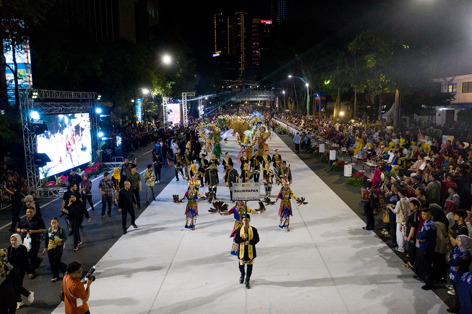 Kemeriahan Karnaval Budaya Tutup Rangkaian Munas VII APEKSI 2025