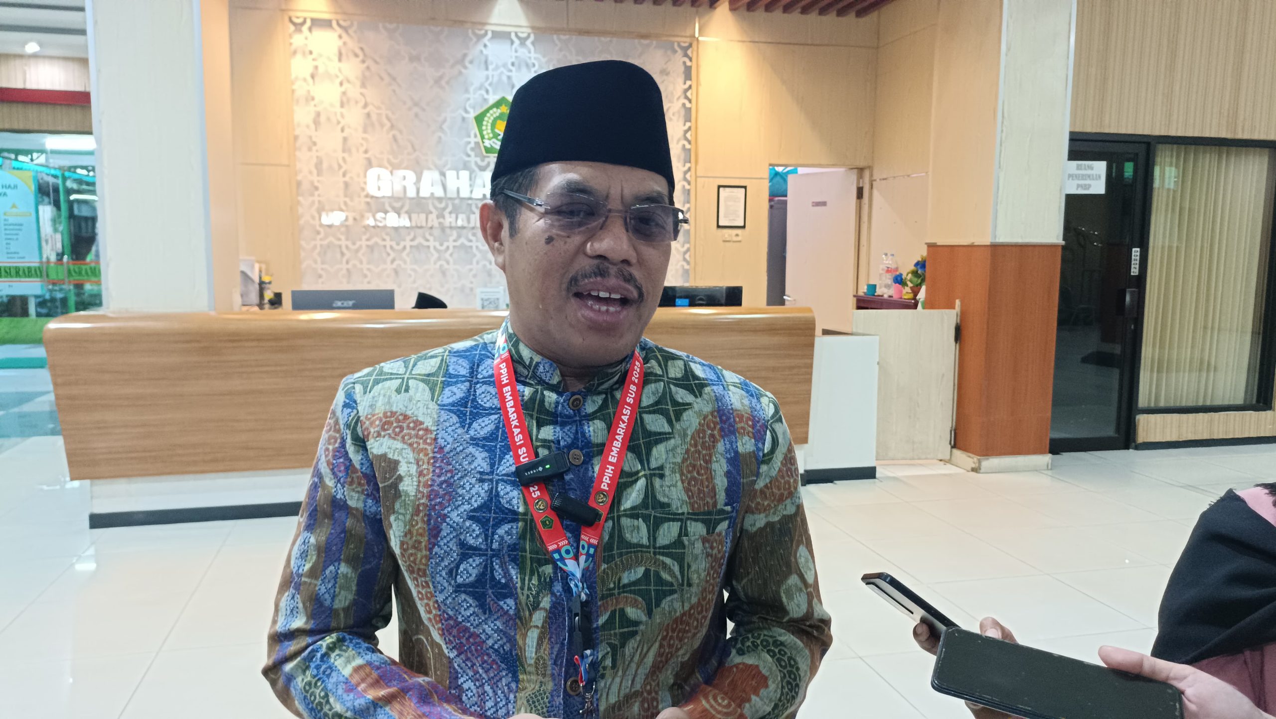 Sekretaris PPIH Debarkasi Surabaya : Seluruh Jemaah di Pesawat Kloter SUB-33 Aman dari Ancaman Bom