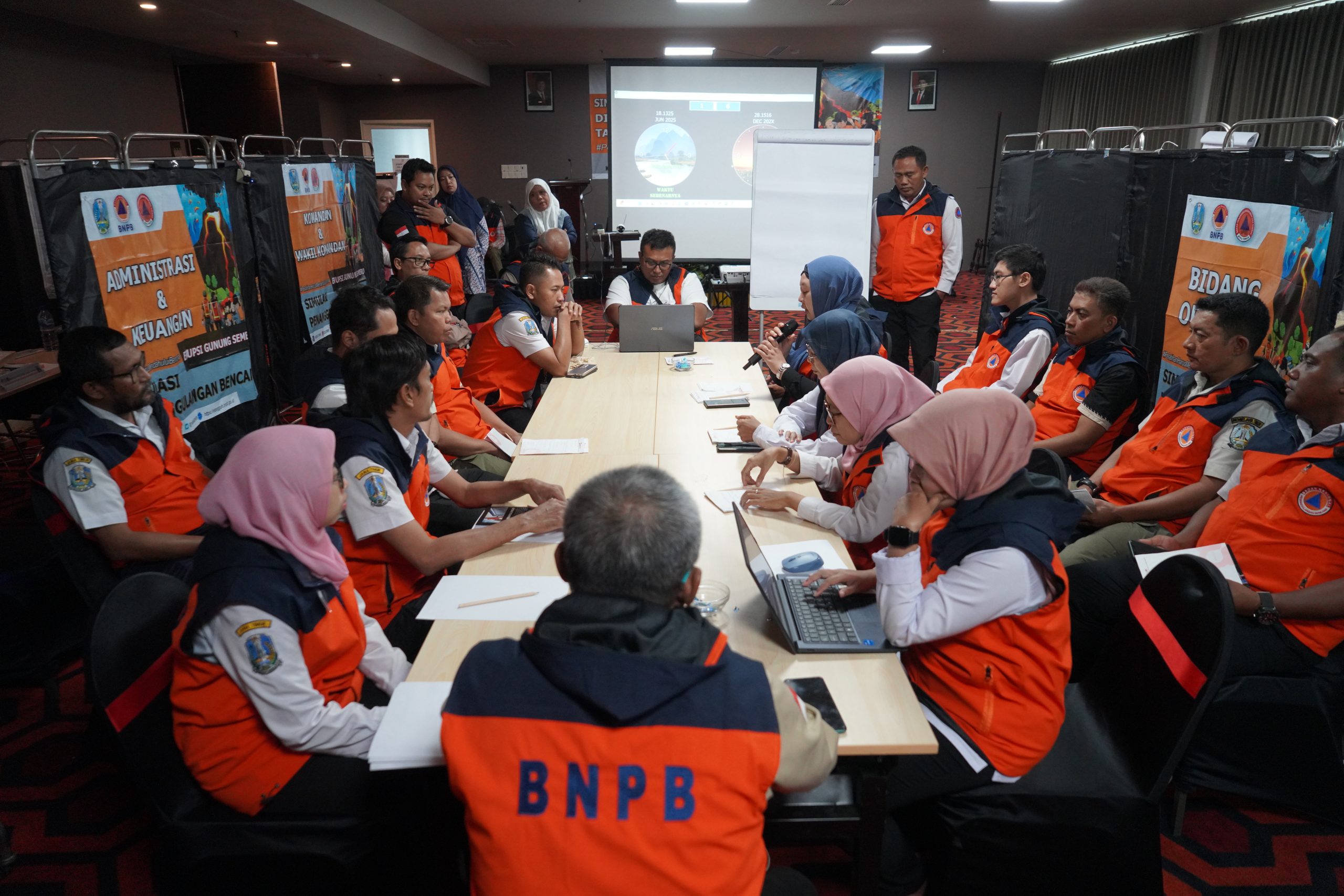 Semeru Disimulasikan Meletus, BNPB Uji Kesiapan Jatim Hadapi Bencana