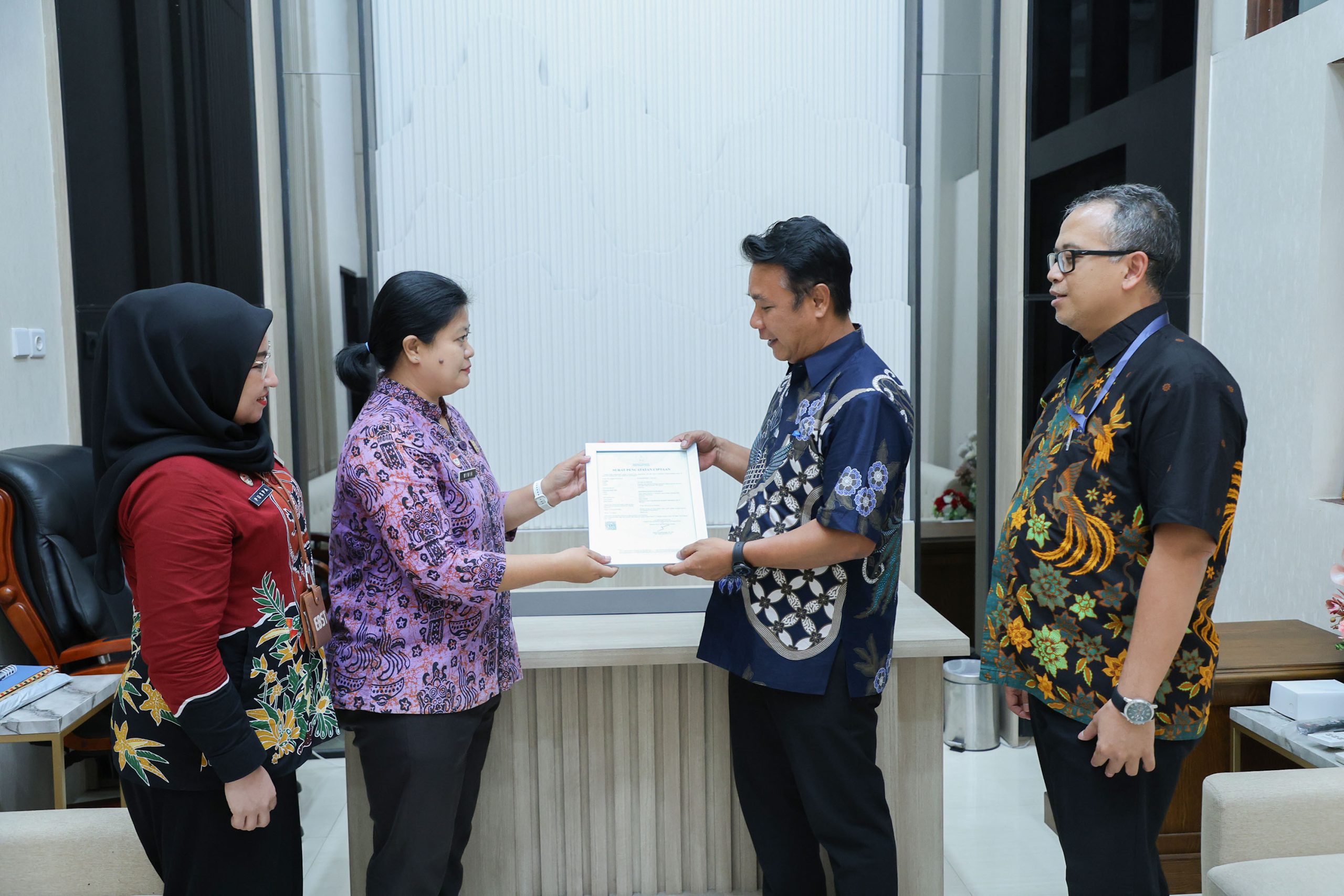 Identitas Visual “Surabaya City of Heroes” Resmi Dapat Pelindungan Hak Cipta