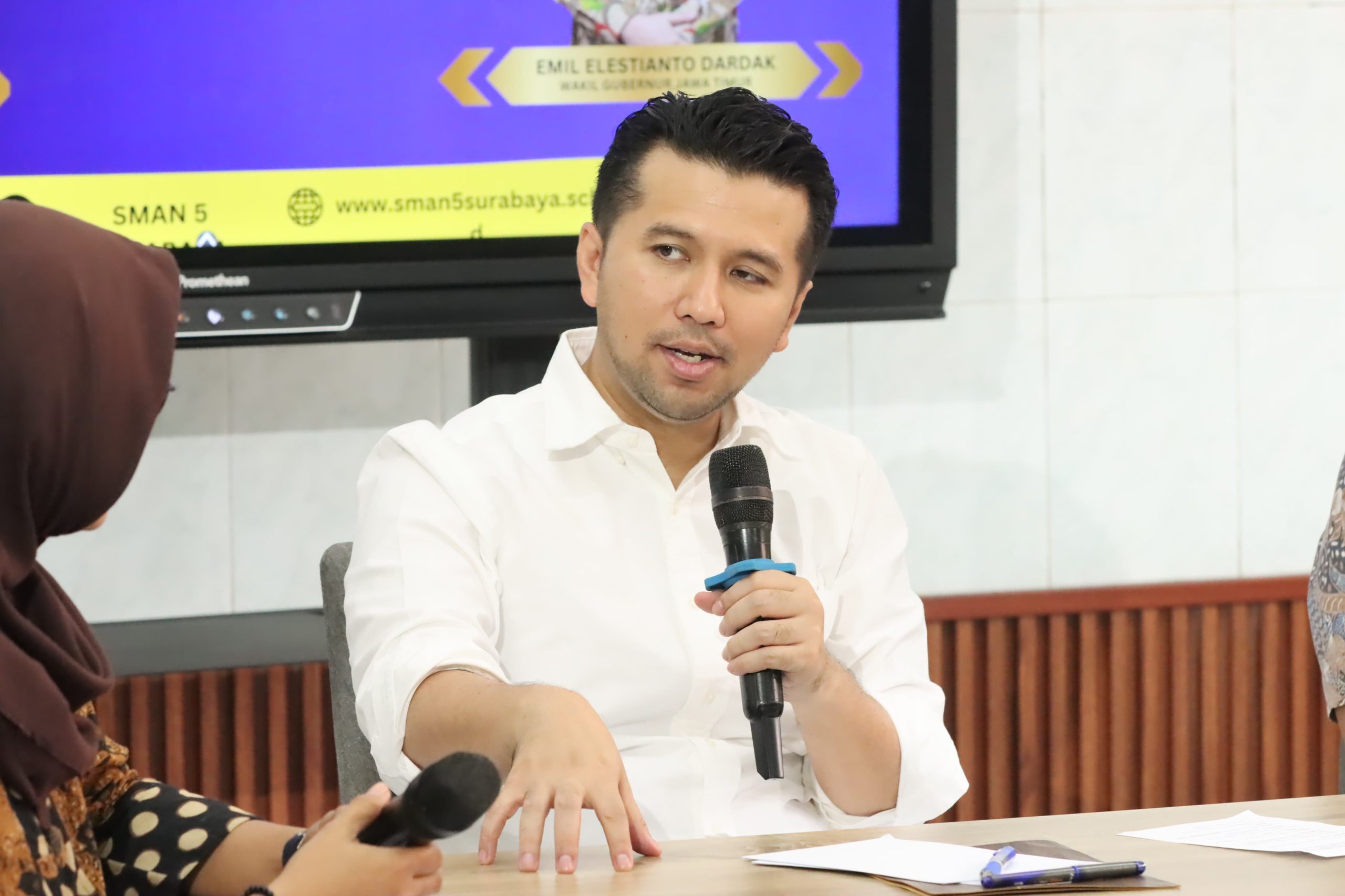 Live Podcast, Plt Gubernur Jawa Timur Bahas SPMB Tahun 2025