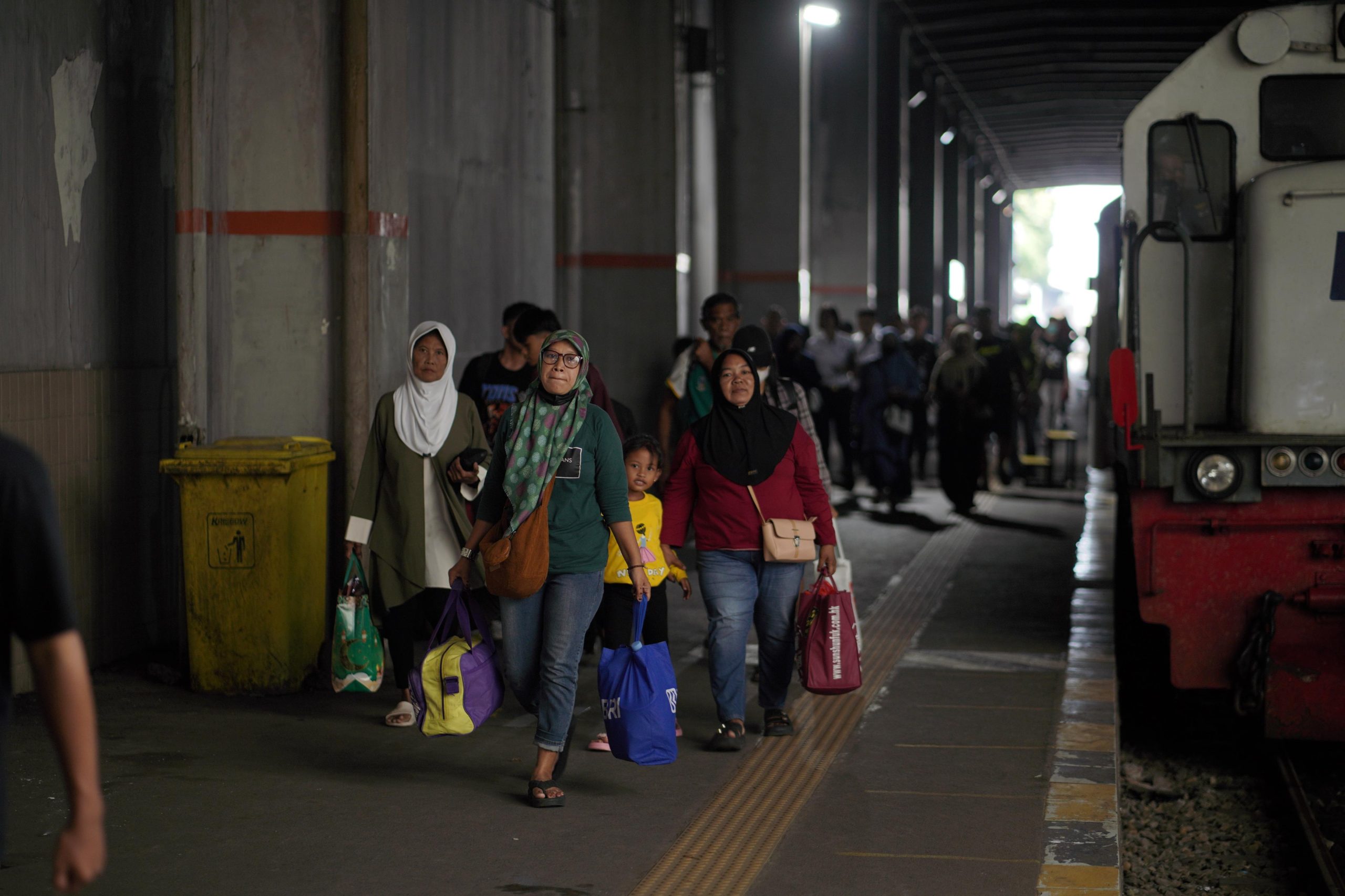 Pengguna KAI Commuter Surabaya Tumbuh 41 Persen per Mei 2025