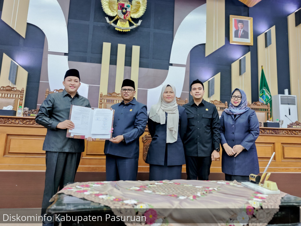 DPRD Kabupaten Pasuruan Sahkan Tiga Raperda Jadi Perda