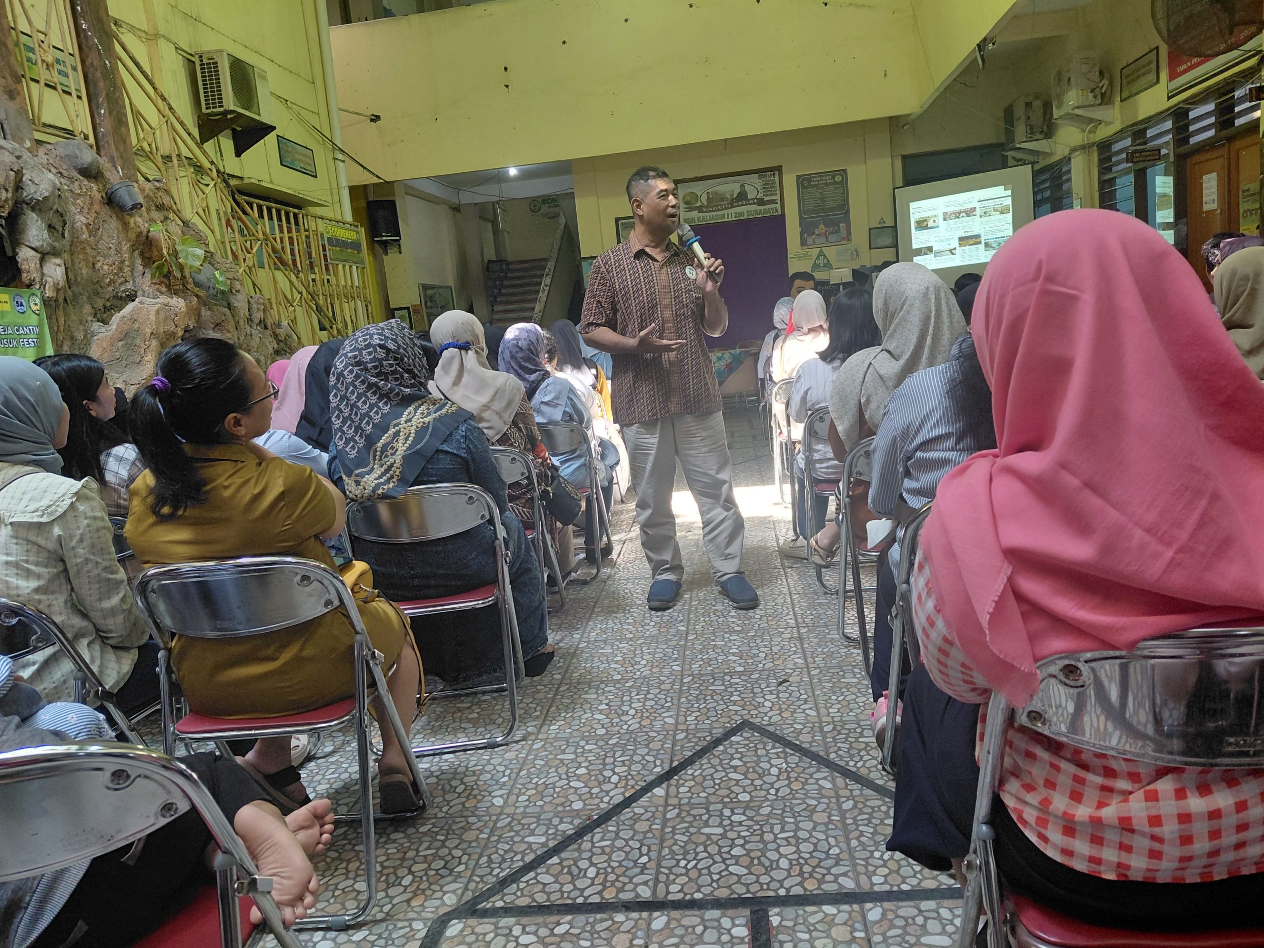 Jelang MPLS, SDN Kaliasin I Surabaya Gelar Parenting Class Bagi Wali Murid Ajaran Baru