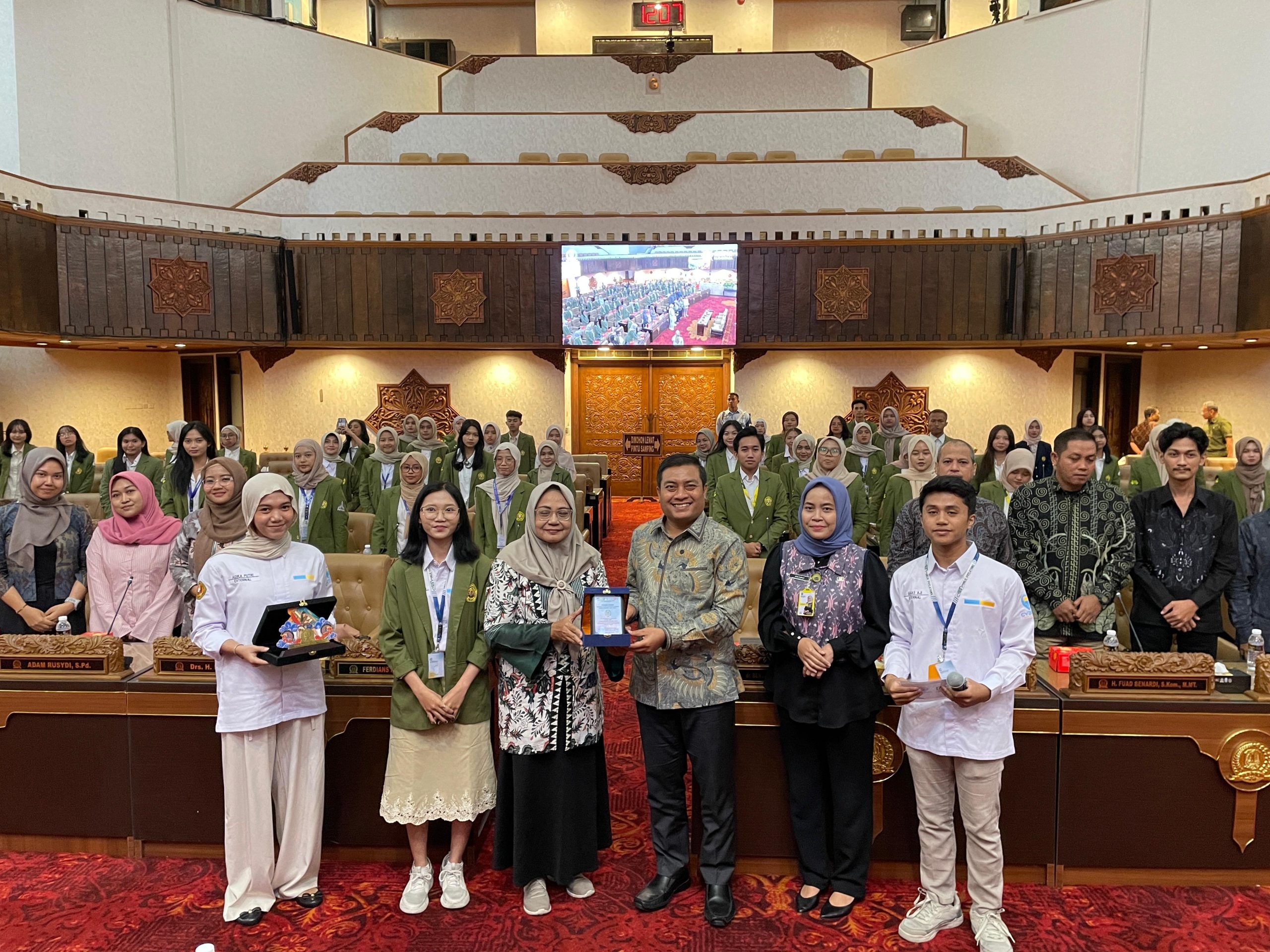 Terima Mahasiswa UPN, Puguh DPRD Jatim Bahas Teknologi Digital di Tugas Legislasi