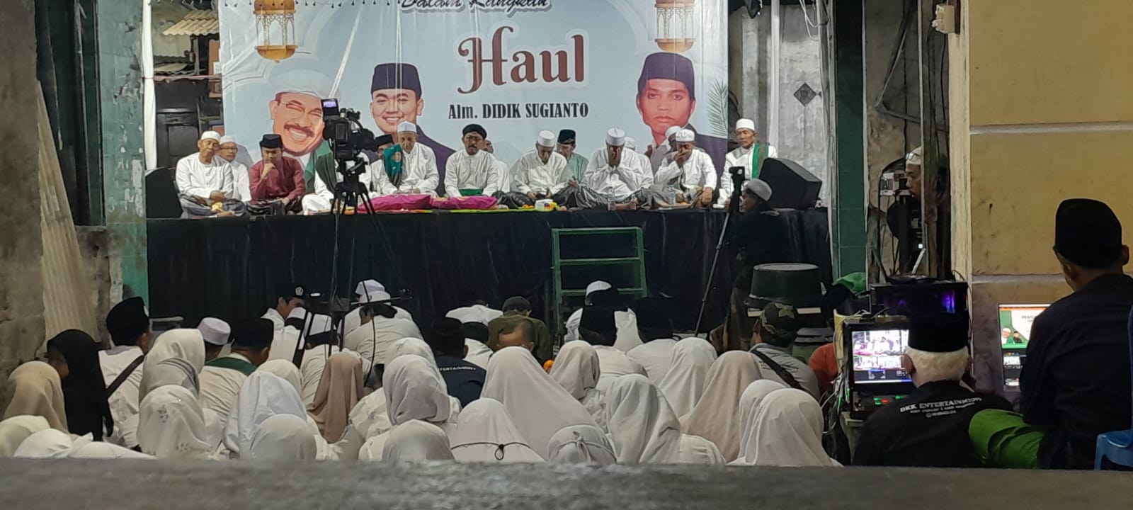 Haul Tahun 2025 di Sidonipah Surabaya Dihadiri Penceramah K.H. R. Zainudin Husni Dari Ponpes Tarbiyatul Qulub Asemrowo