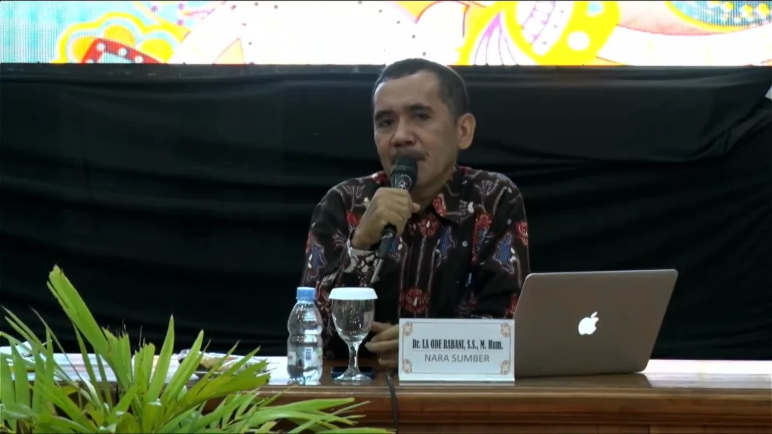 Fenomena Warung 24 Jam, Dosen FIB Unair Paparkan Etos Kerja Orang Madura