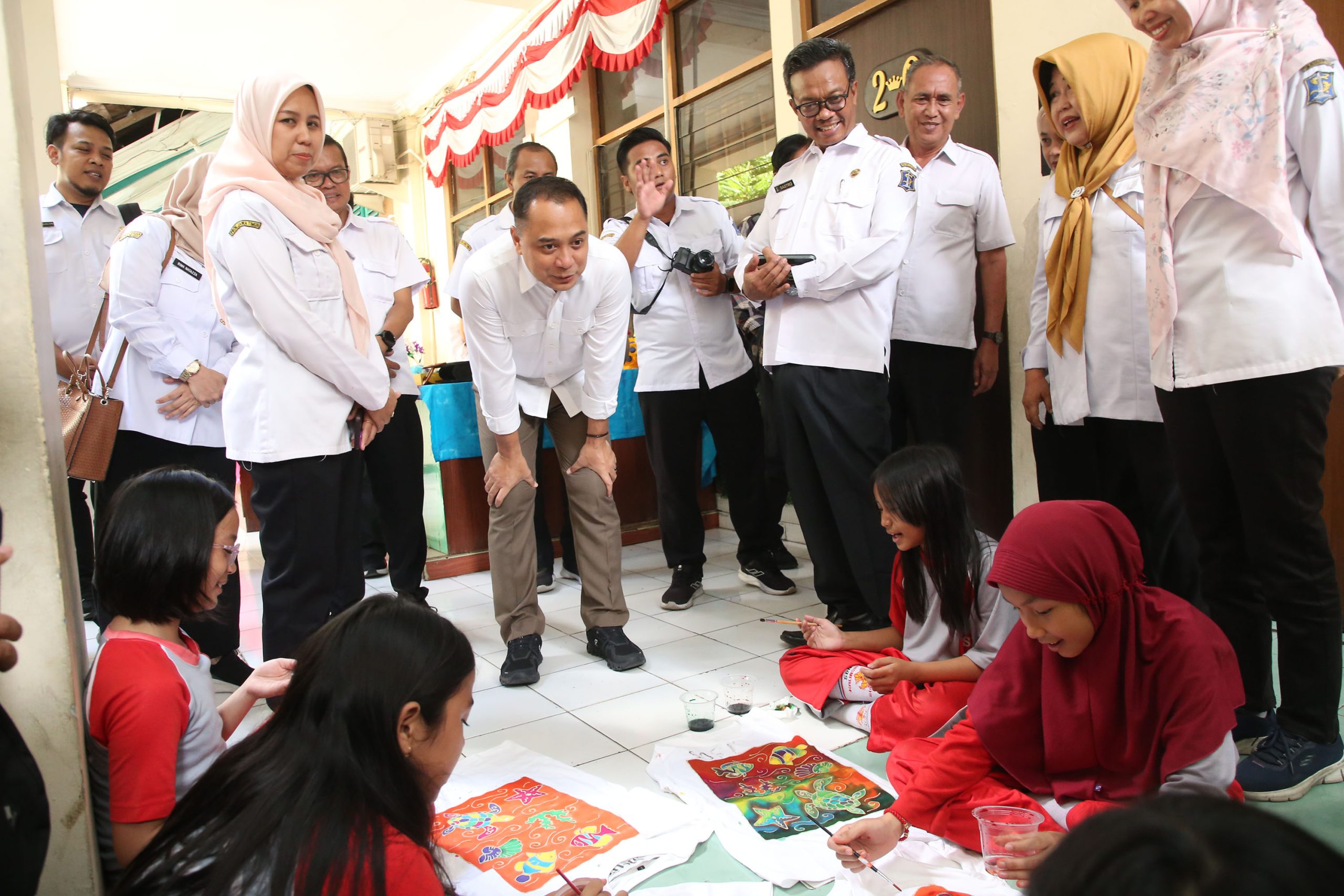 Selama MPLS 2025, Pemkot Surabaya Imbau Orang Tua Antar Anaknya