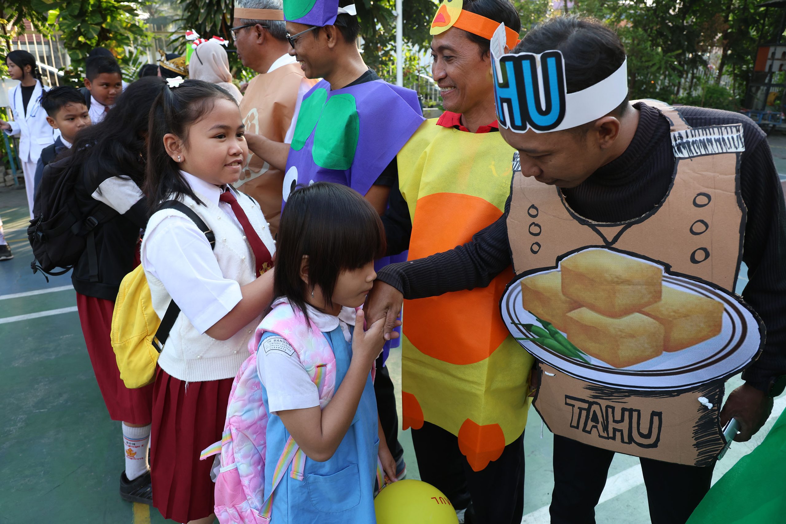 Cegah Bullying di MPLS, Wali Kota Surabaya Gaungkan Sekolah Ramah Anak