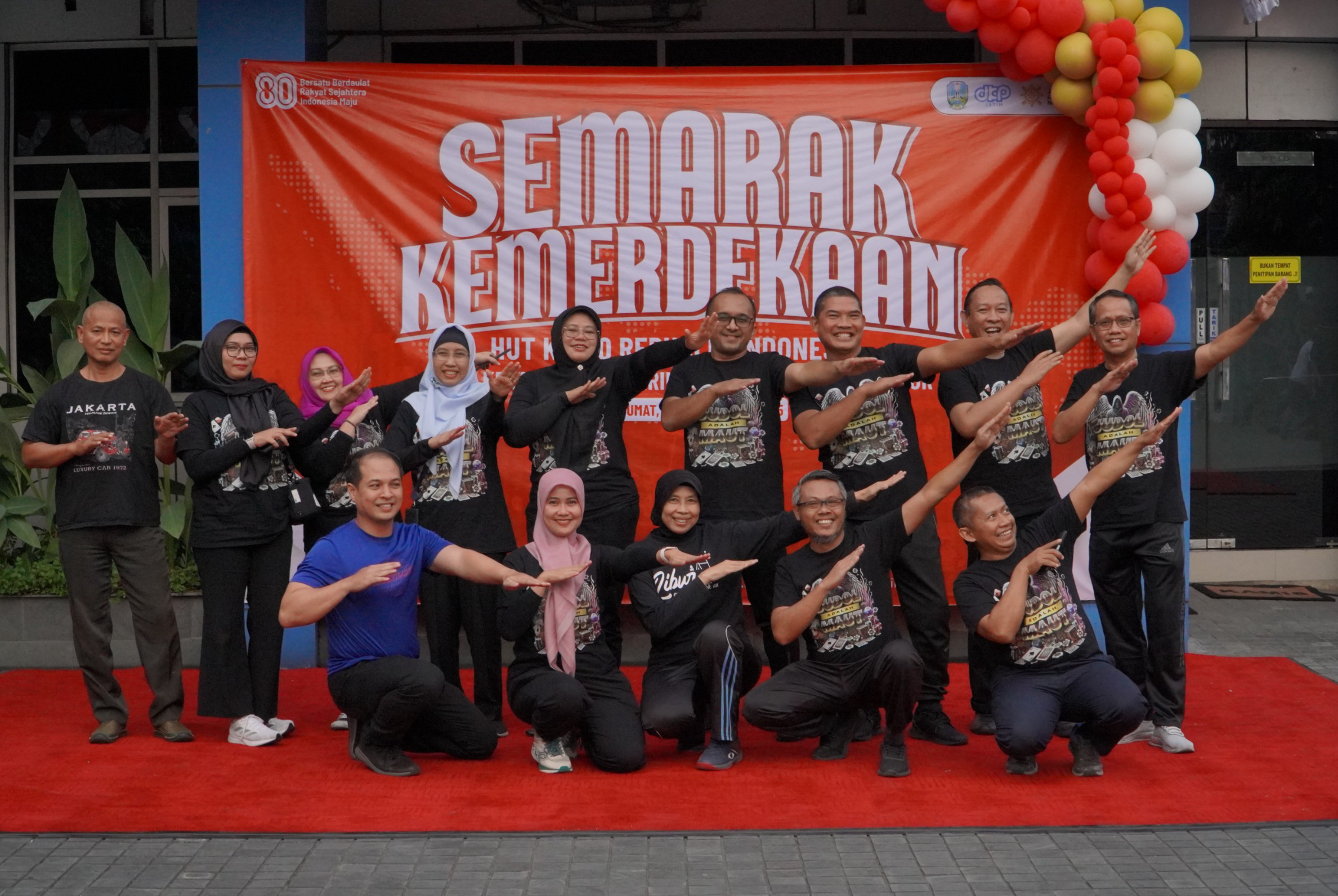 Semangat HUT ke-80 RI, Dinas Kominfo Jatim Turut Ramaikan Laga Ekshibisi Voli