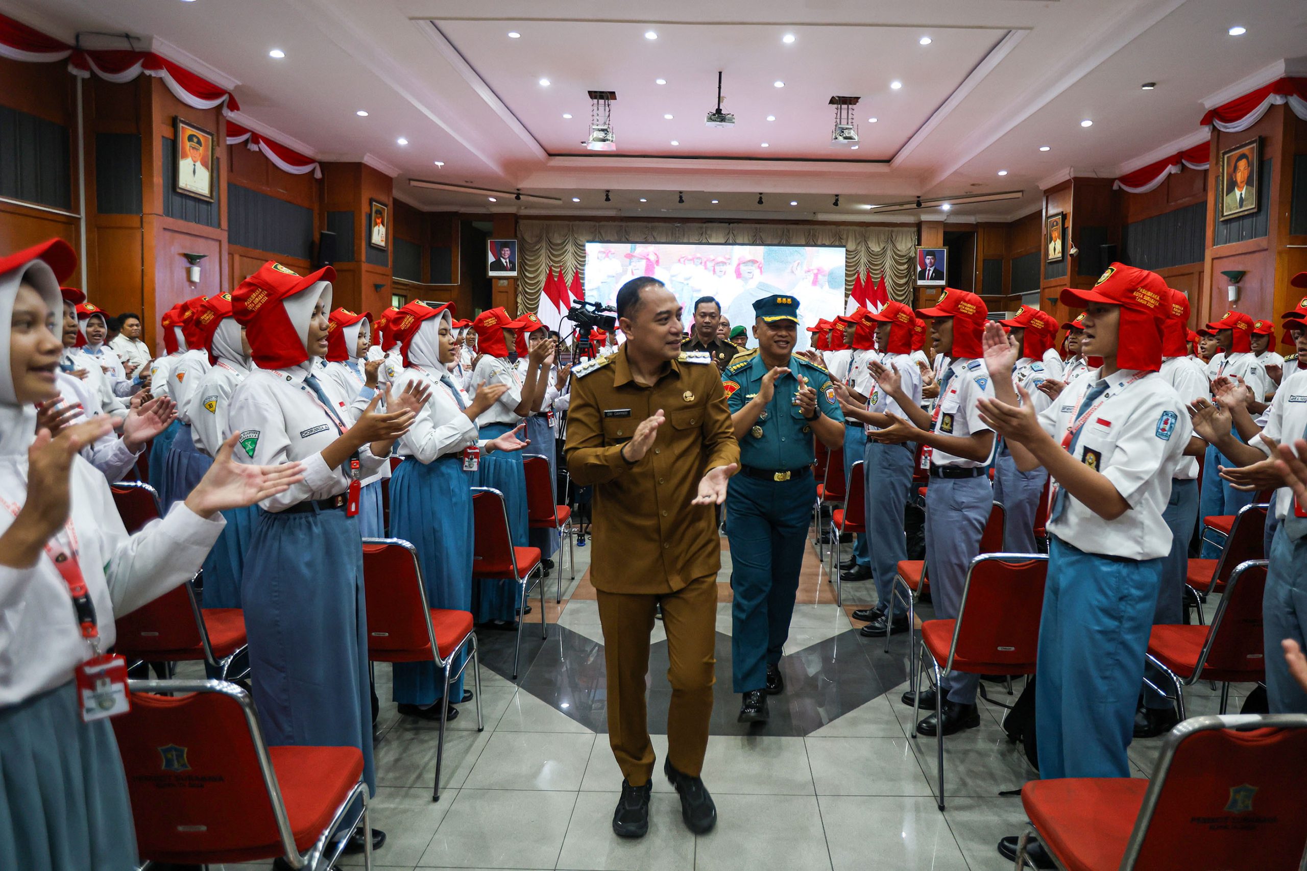 Buka Pusdiklat Paskibraka 2025, Wali Kota Surabaya Tekankan Pentingnya Kekompakan Tim