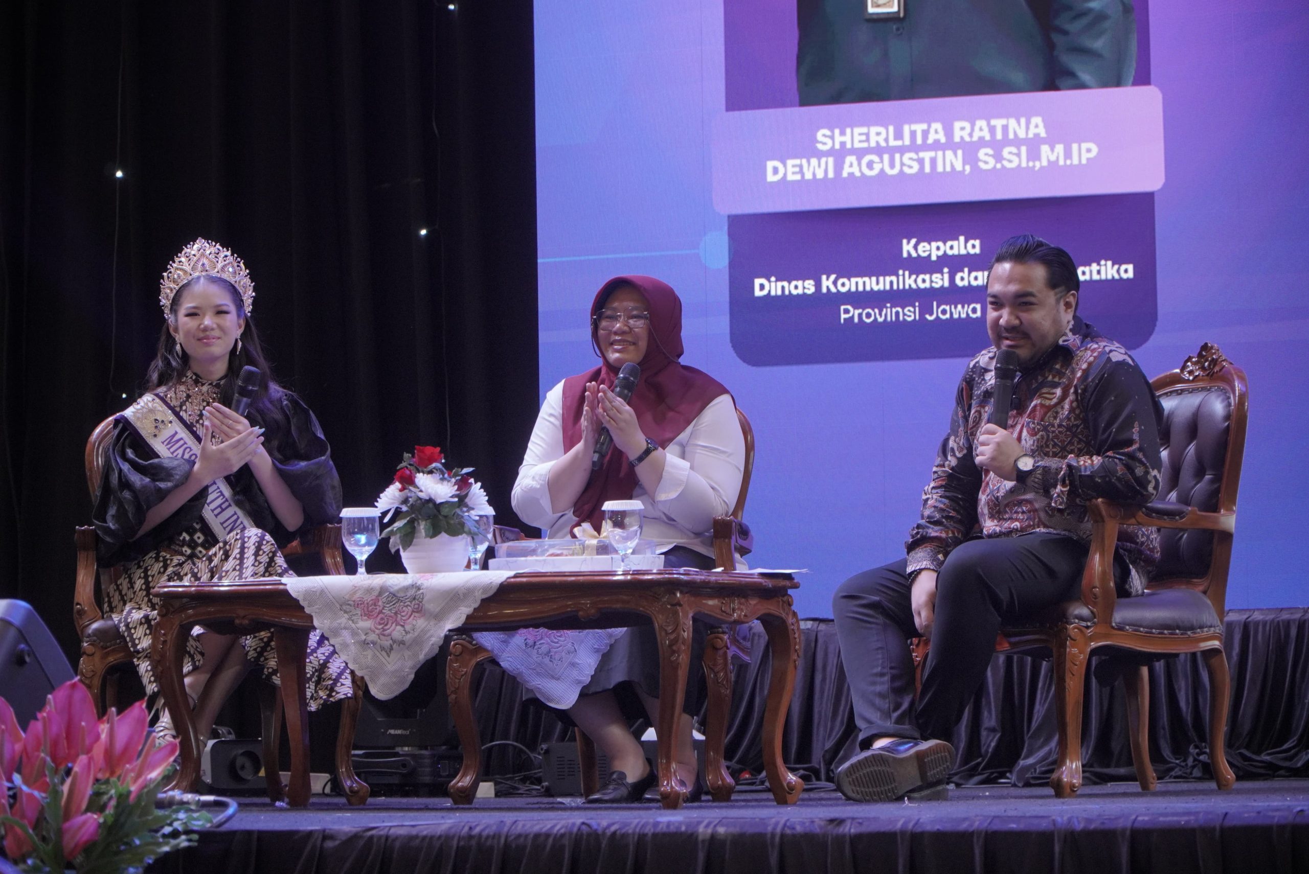 Jadi Pembicara Talkshow Bisik di Jatim Fest Kadiskominfo Jatim Dorong Generasi Muda Bangun Positif Personal Branding di Ruang Digital