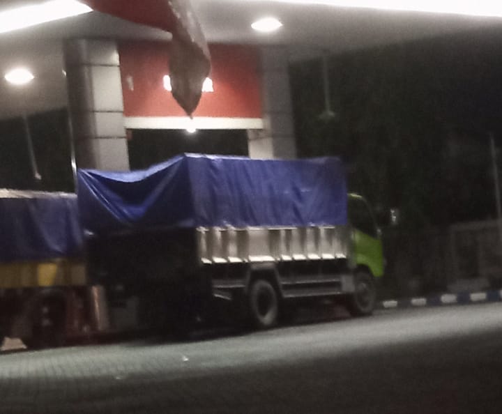 Diduga Kuat Ada Kerja Sama Dengan Mafia Solar, SPBU 5461123 Jalan Legundi Gresik Langgar UU Migas