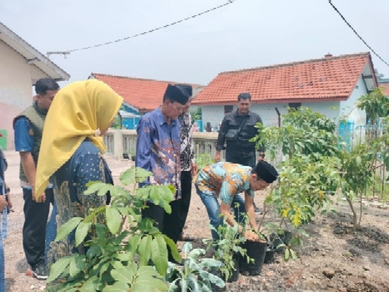 DPRD Jatim Dedi Irwansa Ajak Warga Sidoarjo Tanam Pohon dan Pilah Sampah untuk Lingkungan Sehat