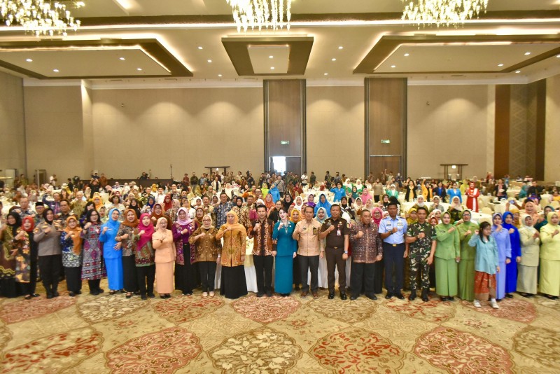 Peringatan Hari Ibu ke-97 di Jatim, Menteri Arifah Apresiasi Penguatan UPTD PPA