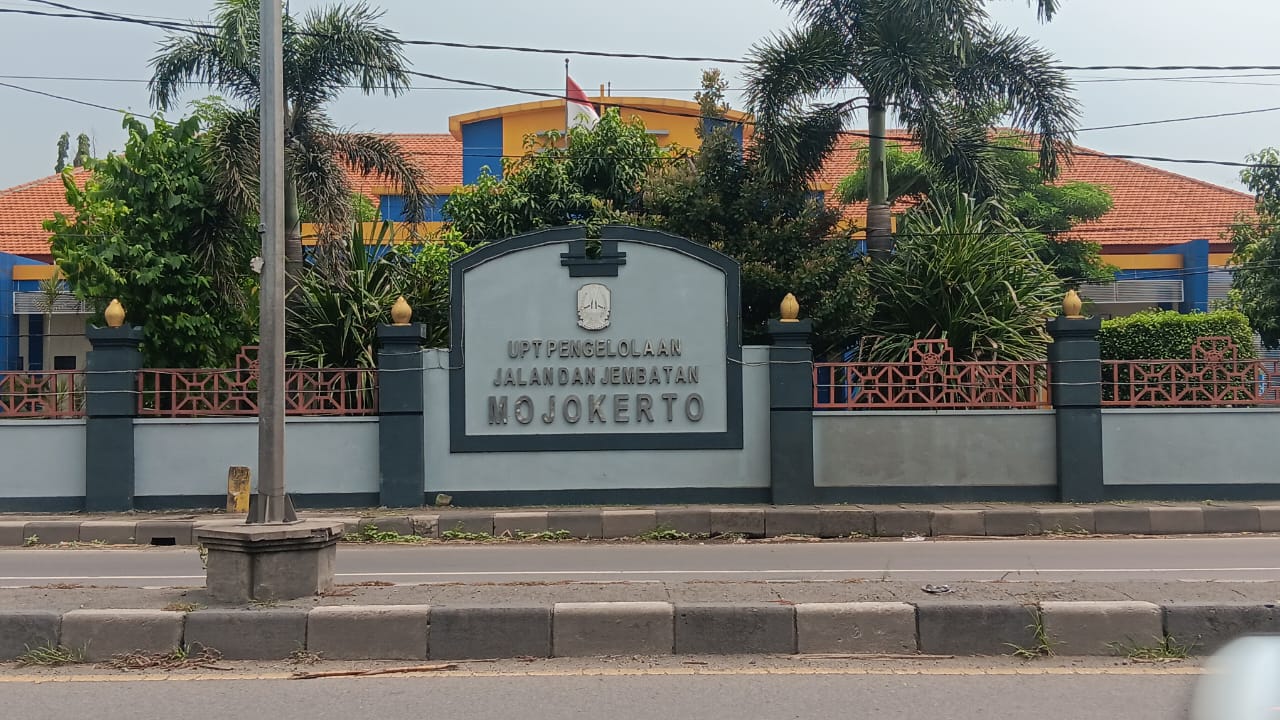 Diduga Alergi Dengan Awak Media, Kepala UPT PUBM Provinsi Jatim Sulit Ditemui