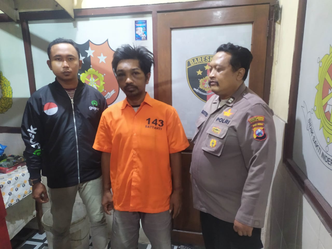 Respons Cepat Polsek Semampir Selamatkan Pencuri Motor dari Amukan Massa