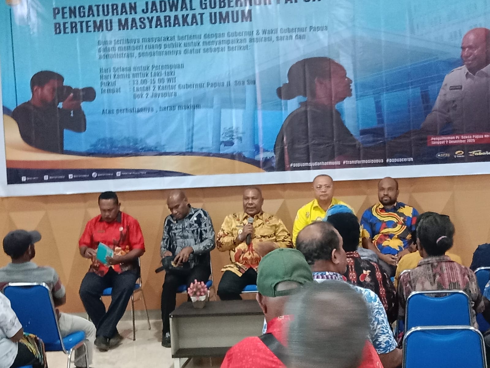 Wagub Aryoko Rumaropen Terima Aspirasi Ratusan Warga di Kantor Gubernur Papua