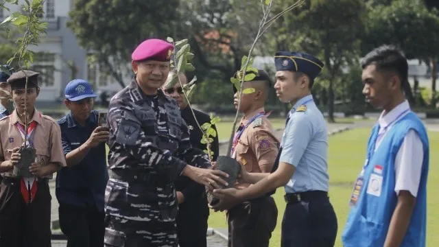 Pemprov Jatim Gelar Kenduri Kebhinekaan Melalui Persami Kadet Republik Indonesia