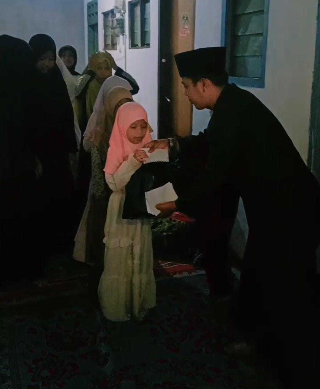 Santunan Anak Yatim dan Dhuafa Media Liputan Jatim Bersatu Berjalan Lancar