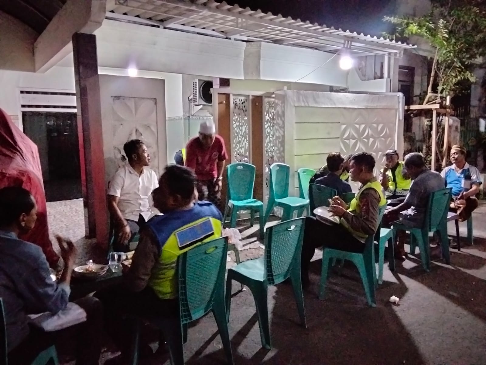 Polsek Semampir: Patroli Harkamtibmas Menyapa Warga Mrutu Kalianyar