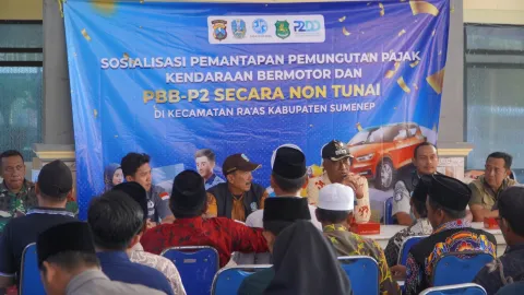 Diskominfo Jatim Hadirkan Internet Satelit di Raas, Warga Kini Bisa Bayar Pajak Digital